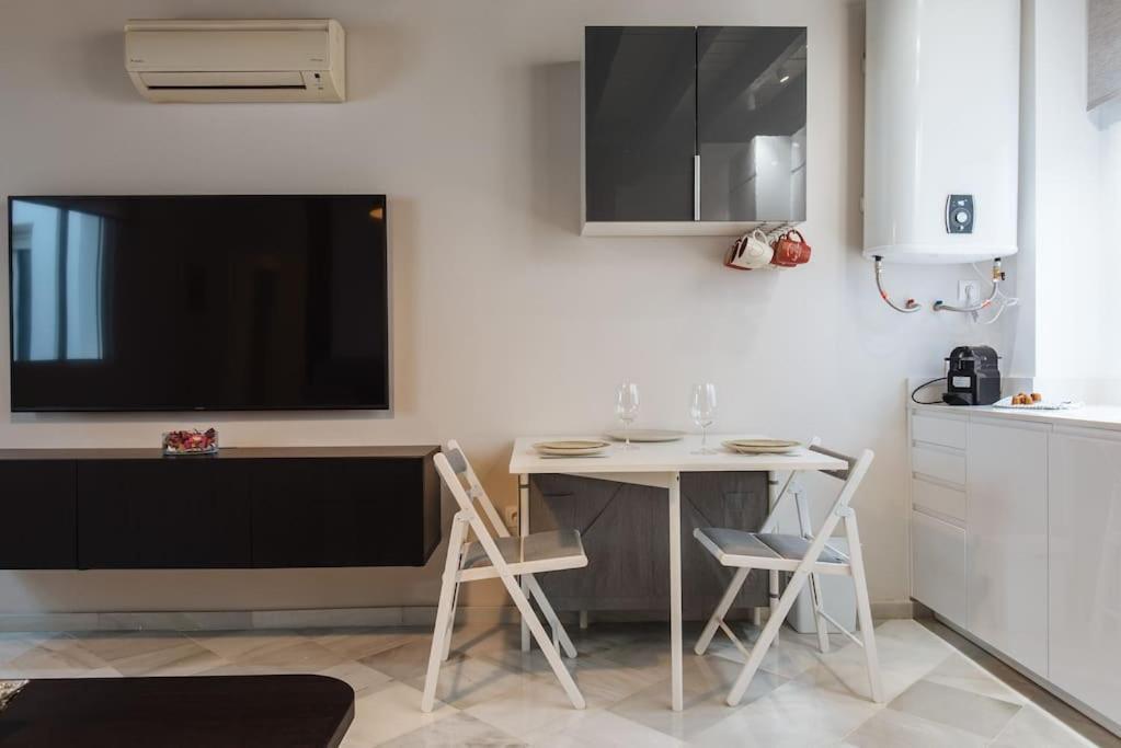 Apartment Ad2b Apartment, 300m From Cathedral With 2br