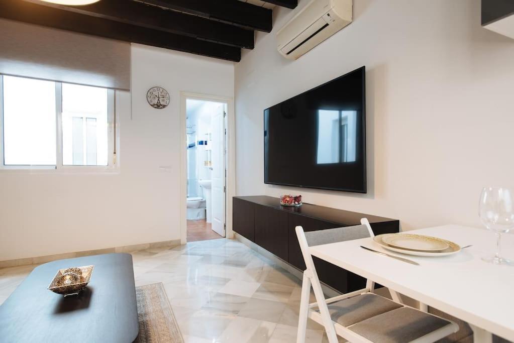 Ad2b Apartment, 300m From Cathedral With 2br Seville