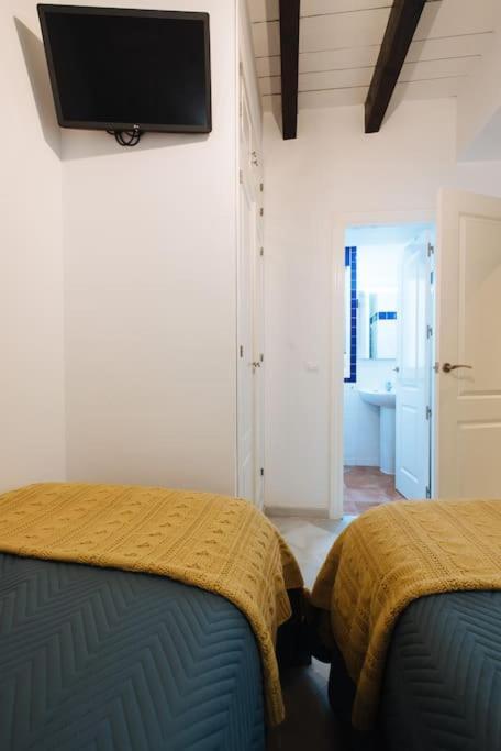 Ad2b Apartment, 300m From Cathedral With 2br Apartment Seville