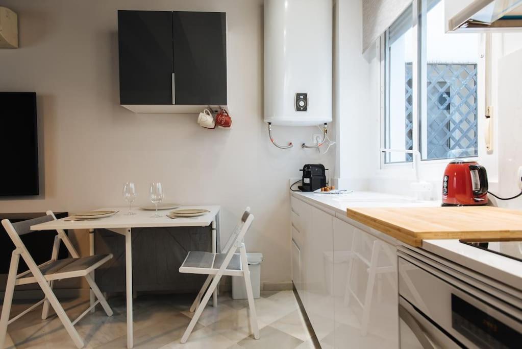 Appartement Ad2b Apartment, 300m From Cathedral With 2br Sevilla