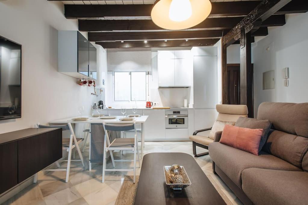 Ad2b Apartment, 300m From Cathedral With 2br Apartment Seville